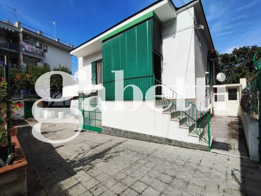 Villa - Portici, Nápoles