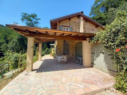 منزل ريفي ﻓﻲ Camaiore, Provincia di Lucca