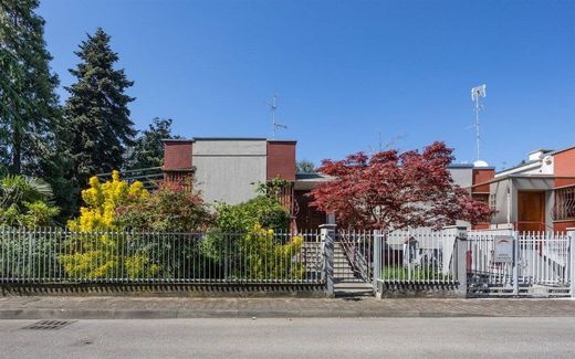 Villa a San Donato Milanese, Milano