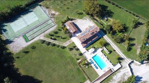 Casa de campo en Fossombrone, Pesaro y Urbino