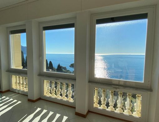 Appartamento a Sori, Genova