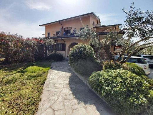 Terraced house in Montignoso, Provincia di Massa-Carrara