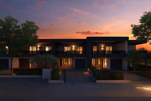 Villa in Villa Cortese, Milan