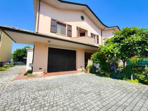 Willa w San Giovanni in Persiceto, Bologna