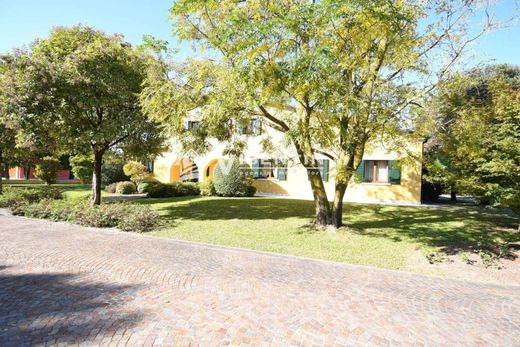 Вилла, Casier, Provincia di Treviso