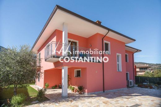 Villa in Mesenzana, Provincia di Varese