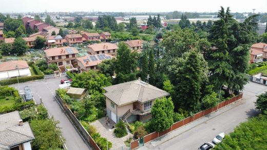 Villa in Cornaredo, Città metropolitana di Milano