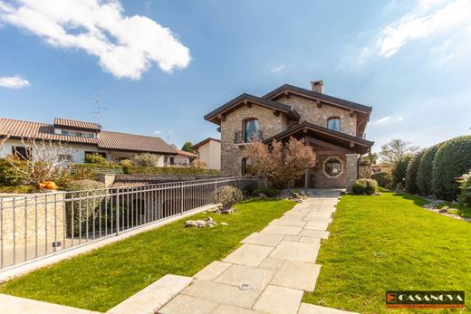 Villa a Olgiate Comasco, Como
