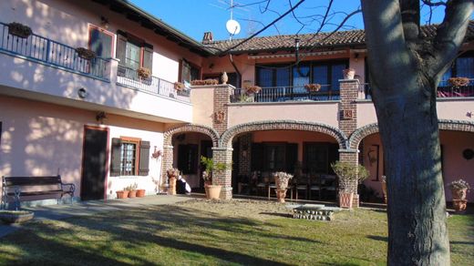 Villa in Robecchetto con Induno, Città metropolitana di Milano