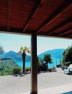 Villa in Marone, Provincia di Brescia