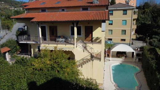 Villa en Sant'Olcese Chiesa, Génova