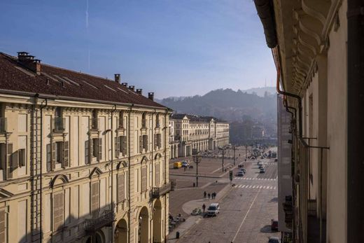 Apartment / Etagenwohnung in Turin, Piemont