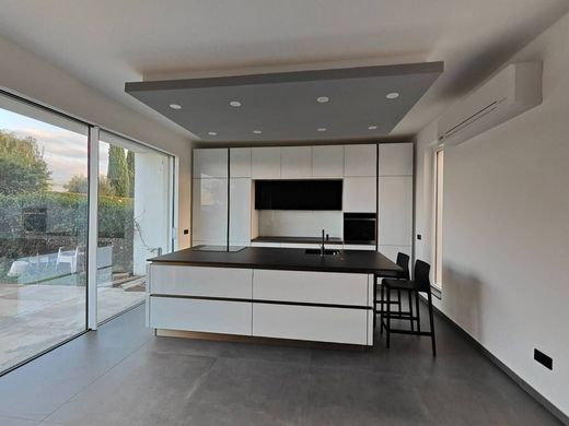 ‏וילה ב  מילאי, Messina