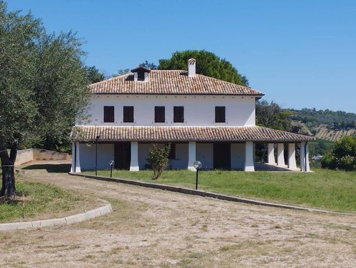 Casale a Collecorvino, Pescara