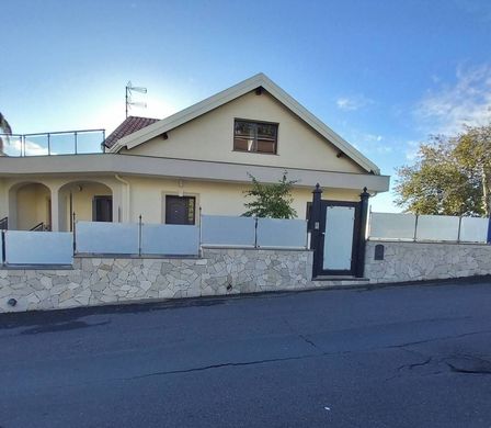 Villa Viagrande, Catania ilçesinde