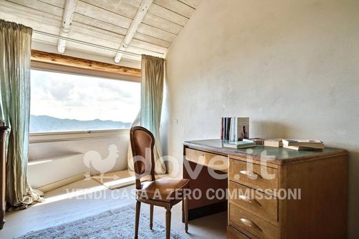 Villa a Caprino Bergamasco, Bergamo