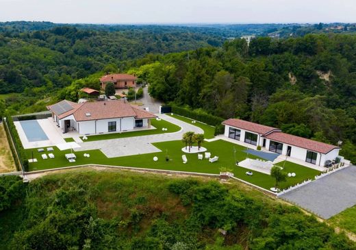 Villa en Monteu Roero, Provincia di Cuneo