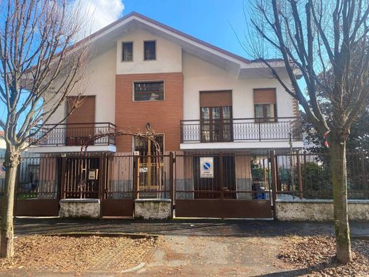 Willa w Nichelino, Torino