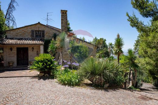 Villa - San Pietro di Recanati, Provincia di Macerata