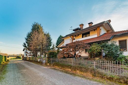 Villa in Origgio, Provincia di Varese