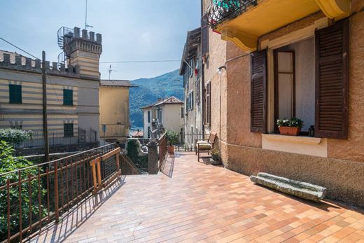 Appartement in Moltrasio, Provincia di Como