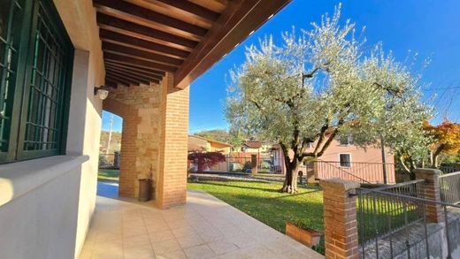 Вилла, Gavardo-Sopraponte, Provincia di Brescia