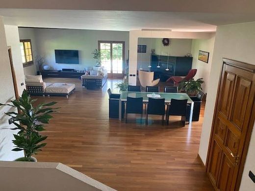 ‏וילה ב  Cermenate, Provincia di Como