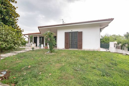 Villa in Pozzo d'Adda, Milan