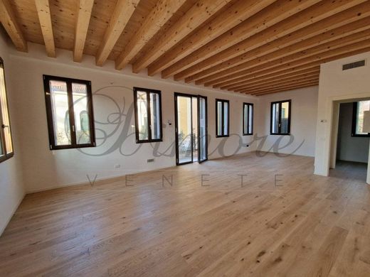 Apartment in Mirano, Venice