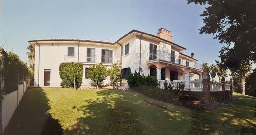 Villa en Larino, Provincia di Campobasso