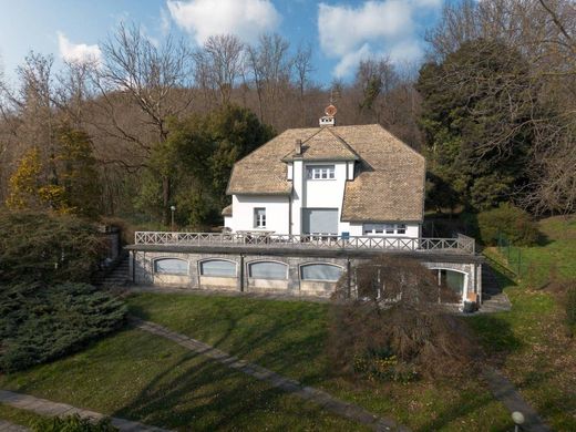 Villa Comerio, Varese ilçesinde