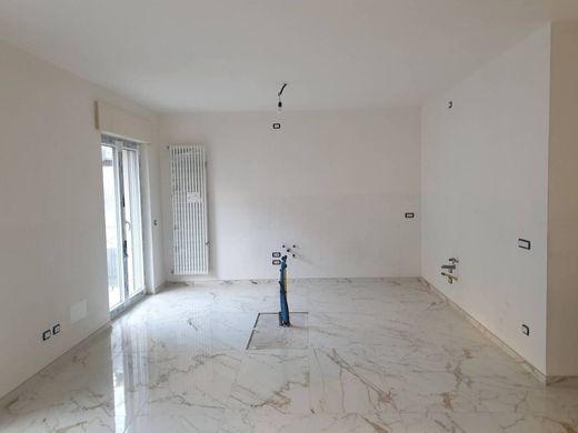 Appartamento a Bari, Puglia