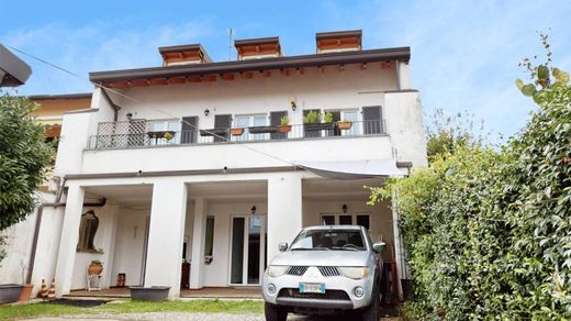 Villa en Seregno, Provincia di Monza e della Brianza