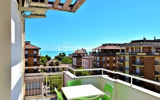 Penthouse Porto San Giorgio, Fermo ilçesinde