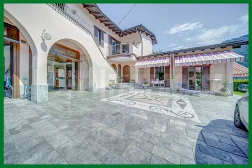 Villa a Laveno-Mombello, Varese