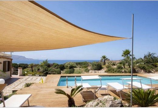 Villa Custonaci, Trapani ilçesinde