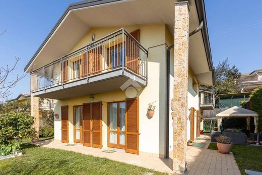 Villa in Missaglia, Provincia di Lecco