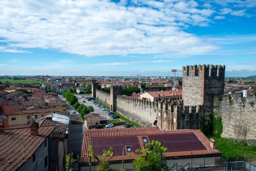 Casa di lusso a Soave, Verona