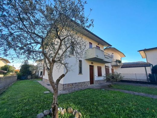 Villa a Concesio, Brescia