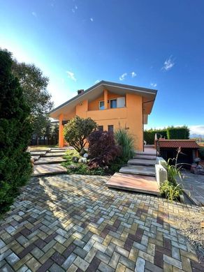 Villa à Cervasca, Coni