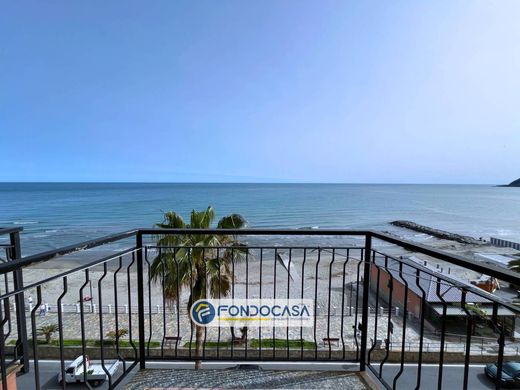 Apartament w Andora, Provincia di Savona