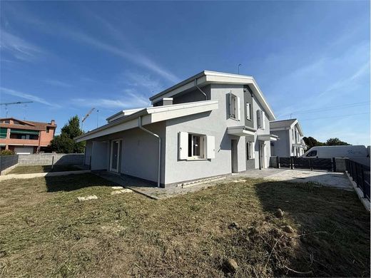 Villa in Ferrara, Provincia di Ferrara