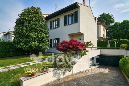 Villa en Biassono, Provincia di Monza e della Brianza