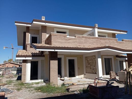 Pontinia, Provincia di Latinaのヴィラ