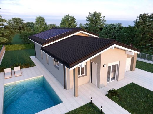 Villa en Montichiari, Provincia di Brescia