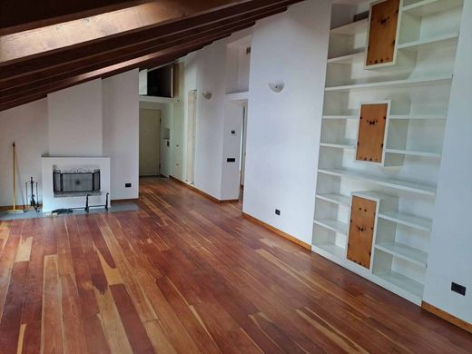 Appartamento a Milano, Lombardia