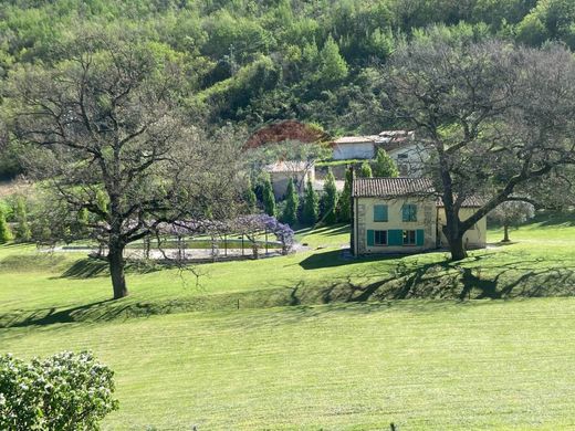 Villa in Fabriano, Provincia di Ancona