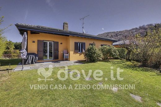 Villa - Marchirolo, Provincia di Varese