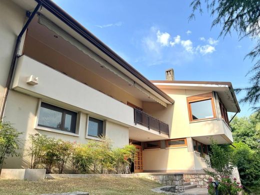 Вилла, Sant'Ambrogio di Valpollicella, Provincia di Verona