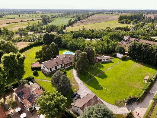 Villa - Abbiategrasso, Milão